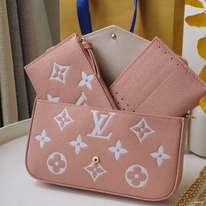 LV 2212DJ0003 Bag 0724